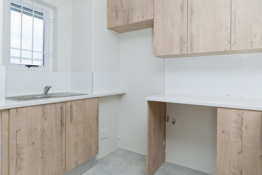 To Let 2 Bedroom Property for Rent in Parsonsvlei Eastern Cape